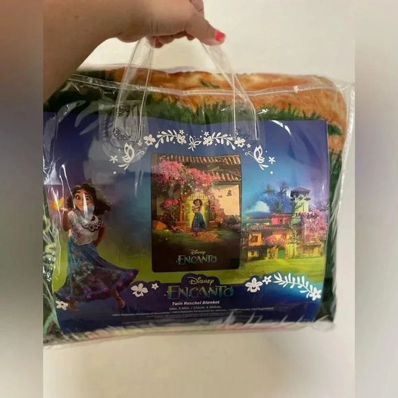 Disney Encanto Twin Raschel blanket NWT - Picture 4 of 4